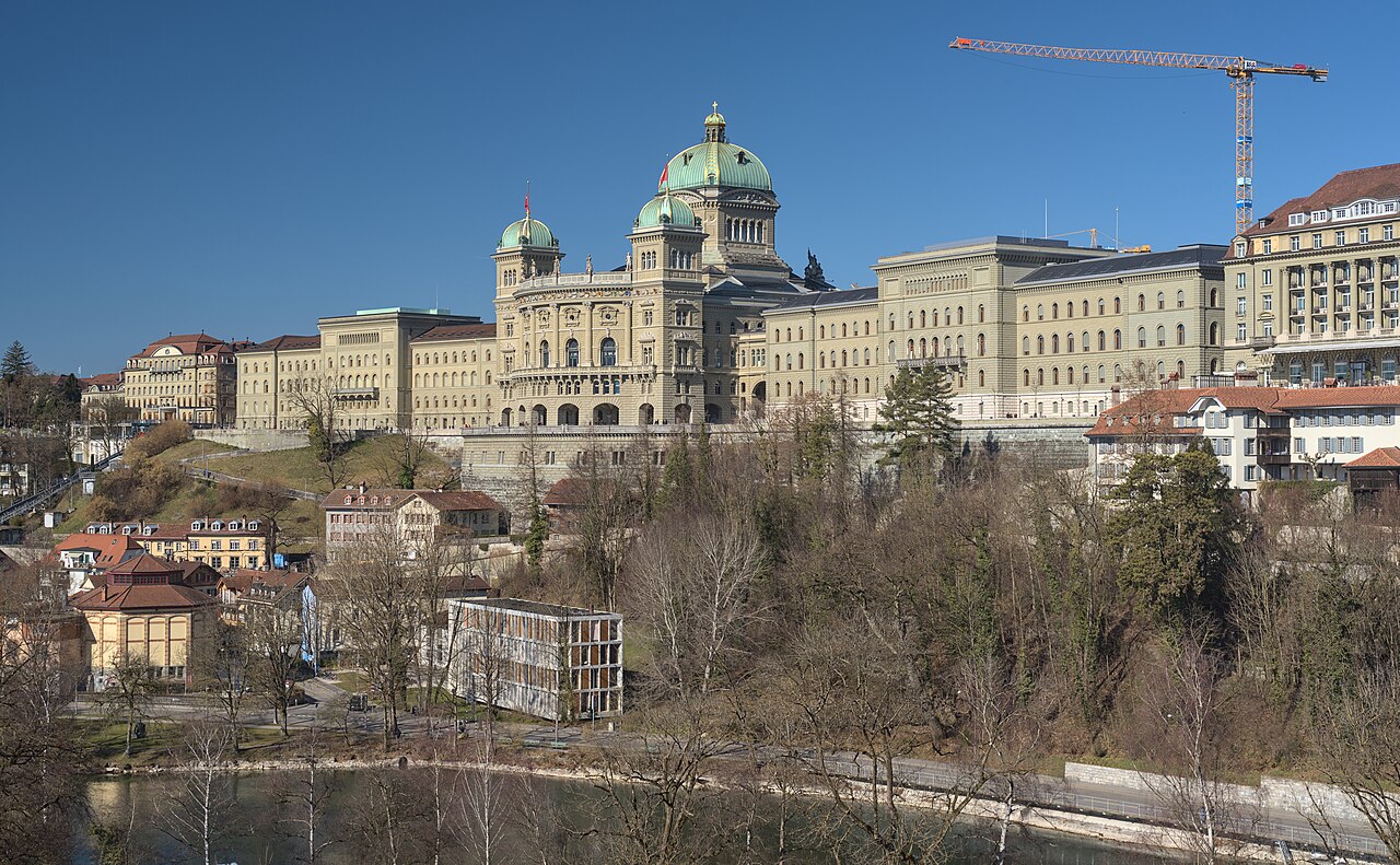 Suiza: los votantes rechazan endurecer la neutralidad