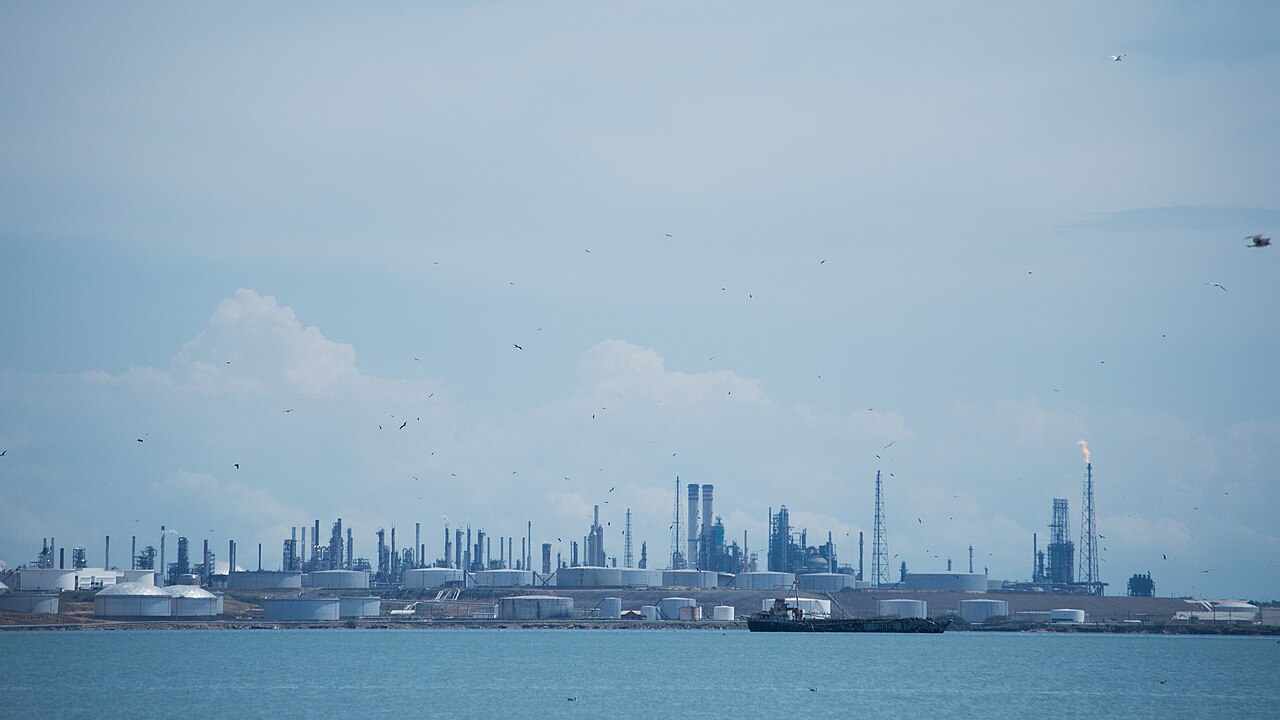 CARDÓN PARALIZADA: EL COMBUSTIBLE DEL PAÍS QUEDA EN VILO